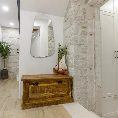 Kamena U Mirnoj Ulici Blizu Centra Trogira Villa Trogir