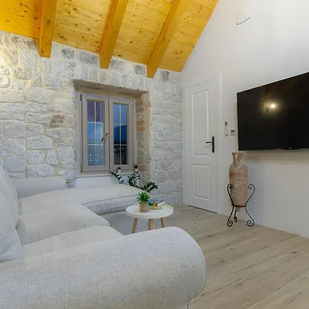 Kamena U Mirnoj Ulici Blizu Centra Trogira Villa Trogir